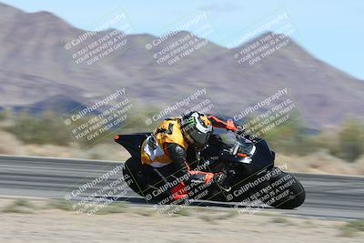 media/Nov-16-2025-Race Pace (Sun) [[8c5fa54630]]/Non Verified Riders (1st 20 Minutes)/3-Turn 3 Inside (11am)/